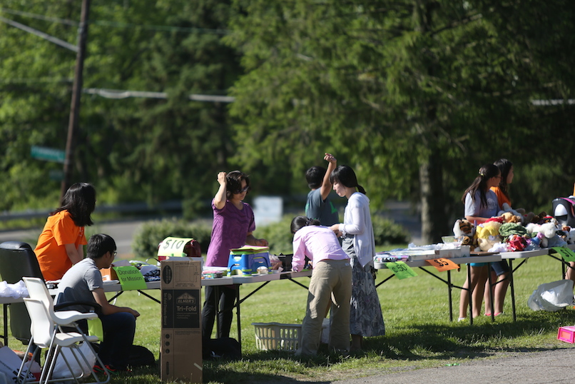 UW7A9695.JPG : Youth Yard Sale