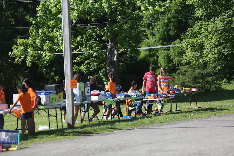 UW7A9697.JPG : Youth Yard Sale